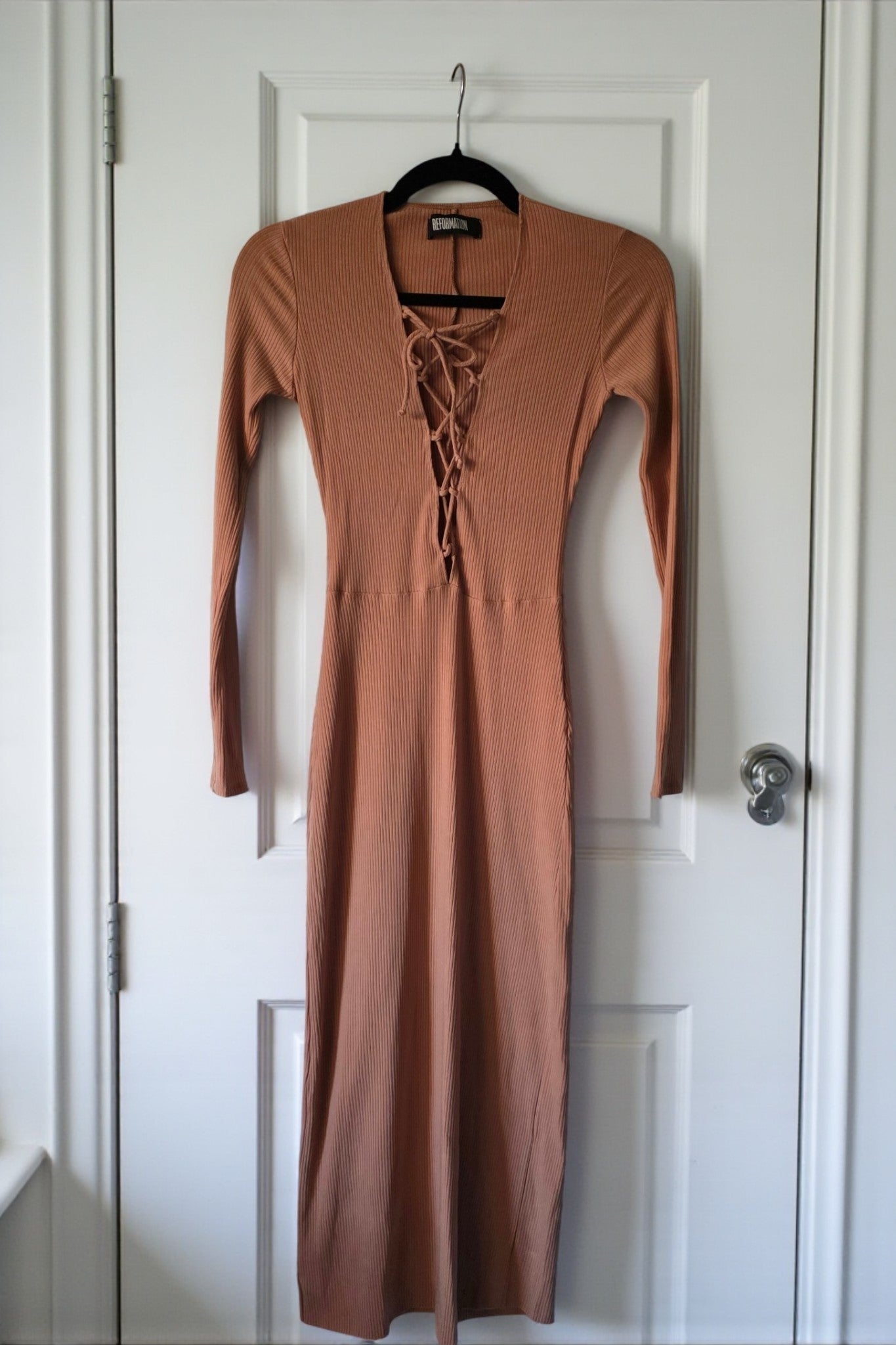 Reformation midi touwtjes rib jurk Adison bruin roze bush S 36 tweedehands dames designer