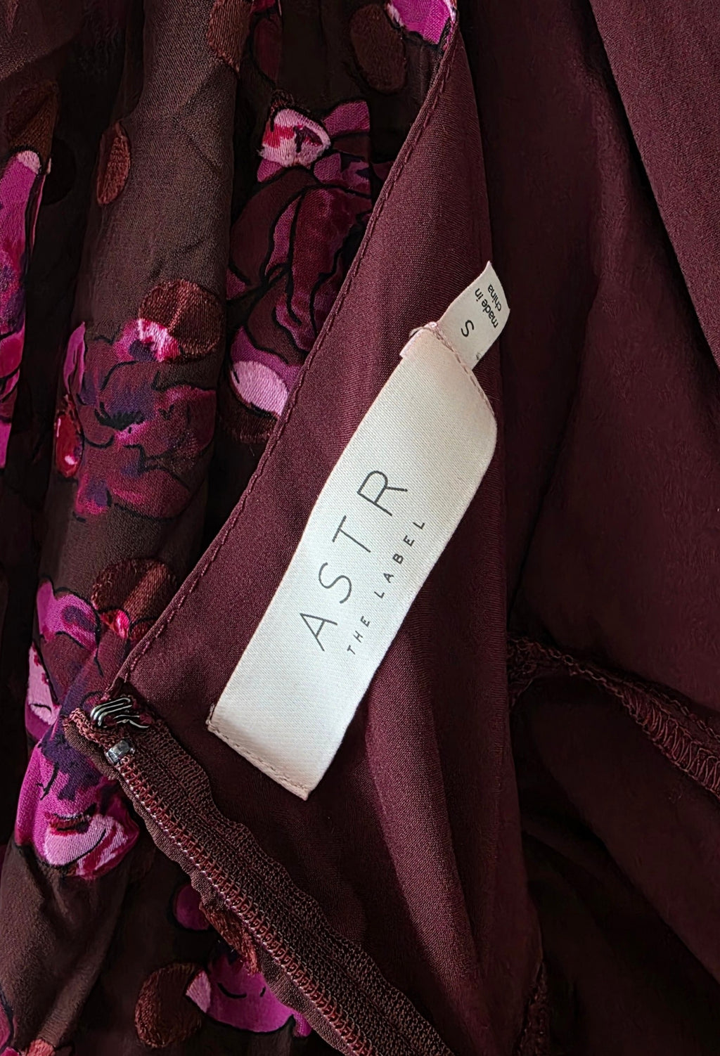 Astr the label kort floral glitter jurkje rood paars roze s 36 tweedehands dames designer
