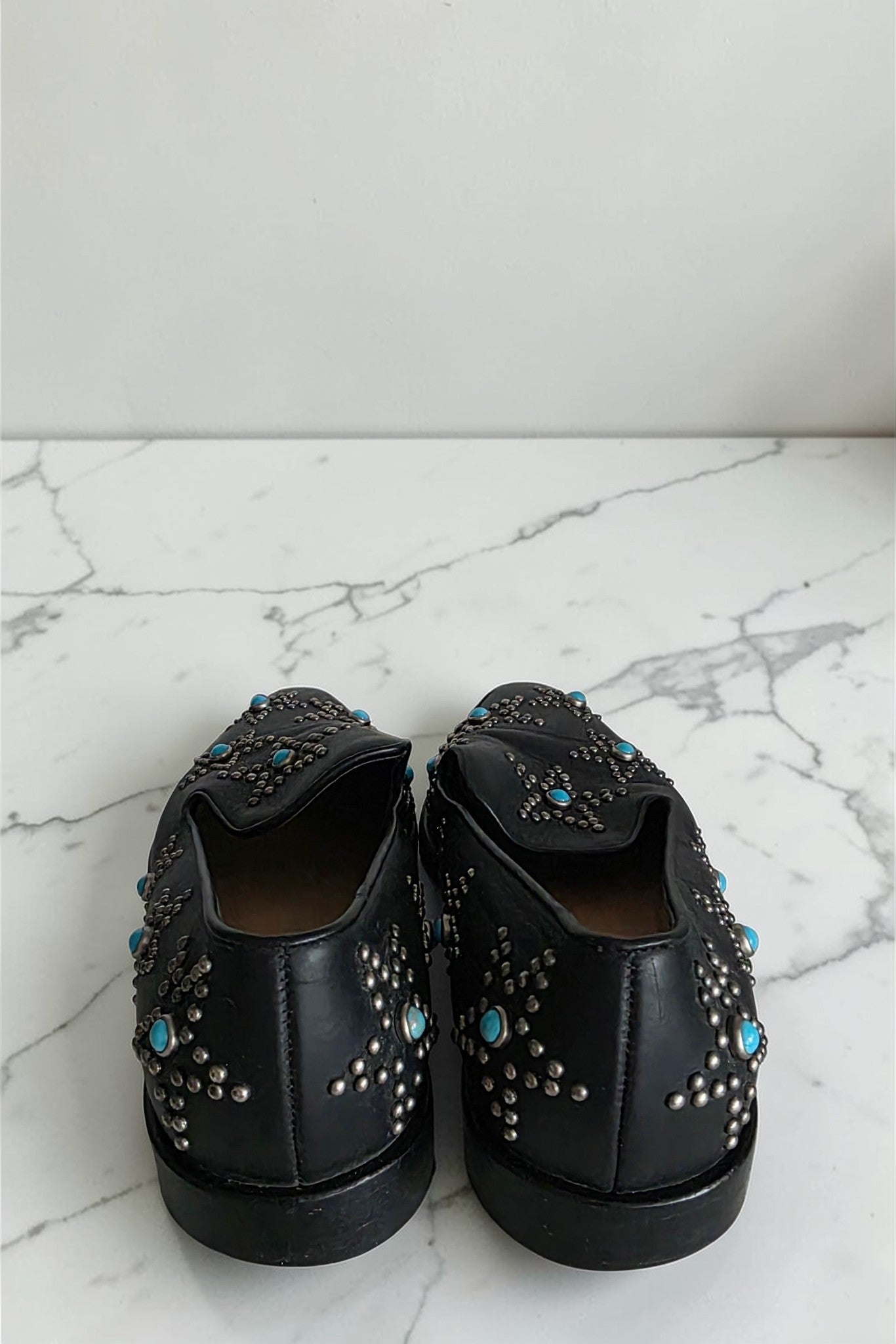 Valentino Garavani pointed beatle star studded leren instappers schoenen loafers zwart 37 tweedehands dames designer