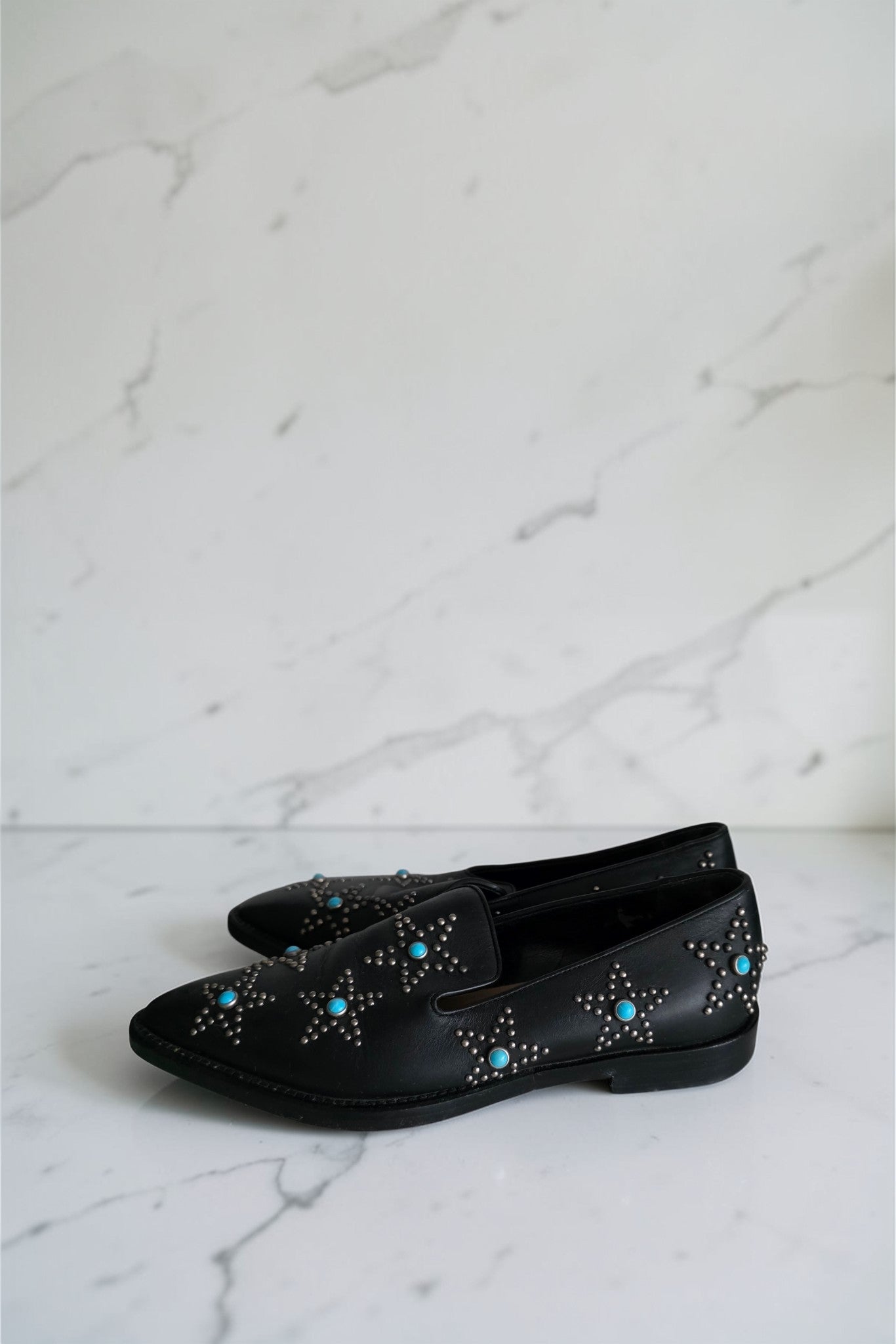 Valentino Garavani pointed beatle star studded leren instappers schoenen loafers zwart 37 tweedehands dames designer