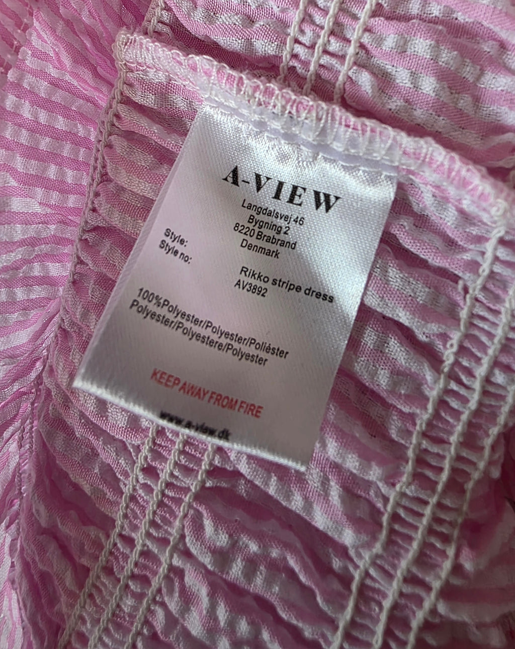 A-view korte jurk roze wit 34 xs nieuw pofmouwen pre-loved nieuw