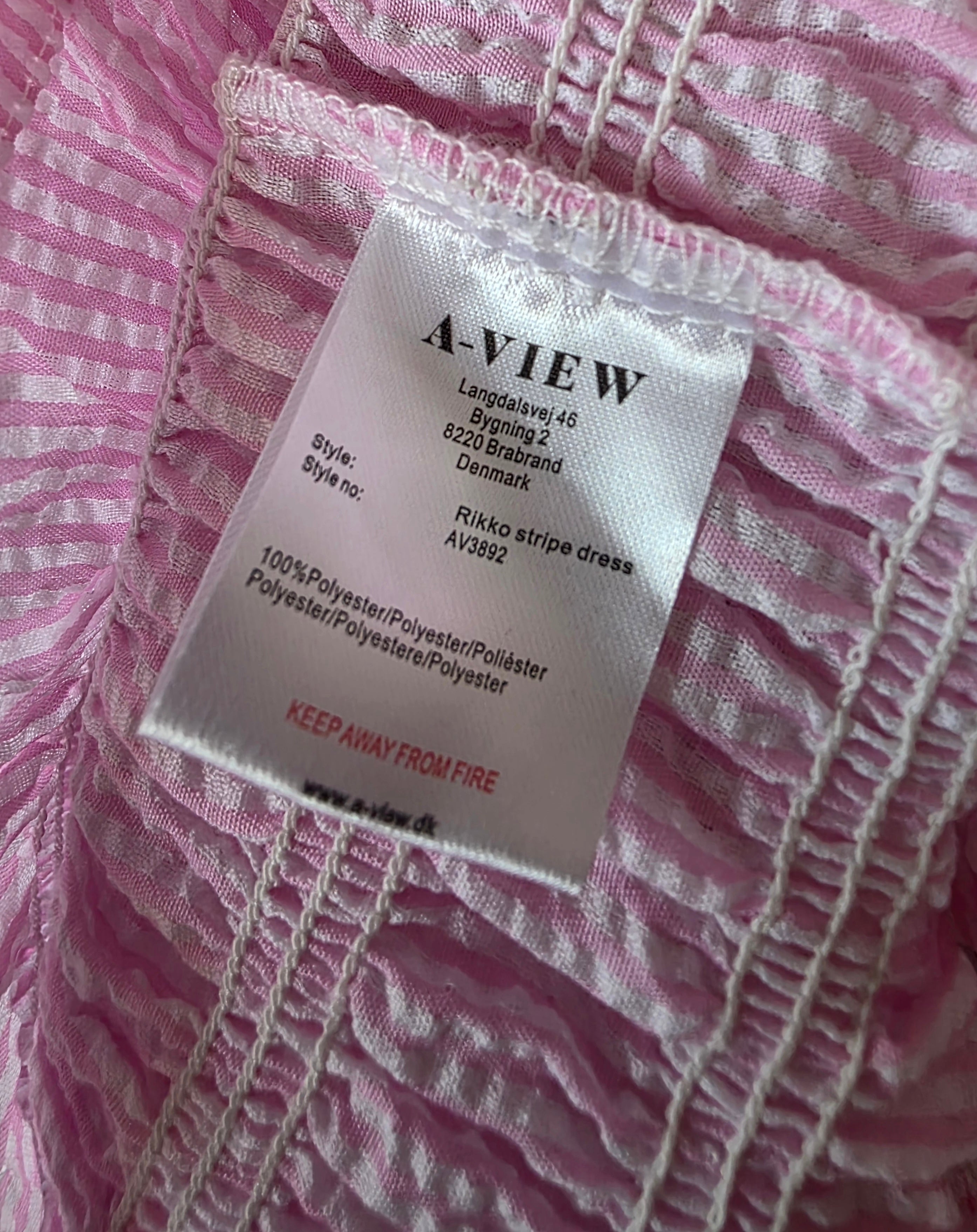 A-view korte jurk roze wit 34 xs nieuw pofmouwen pre-loved nieuw