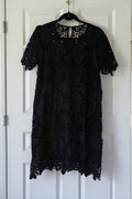 Valerie Khalfon kort kanten jurkje pre-loved zwart 38 M