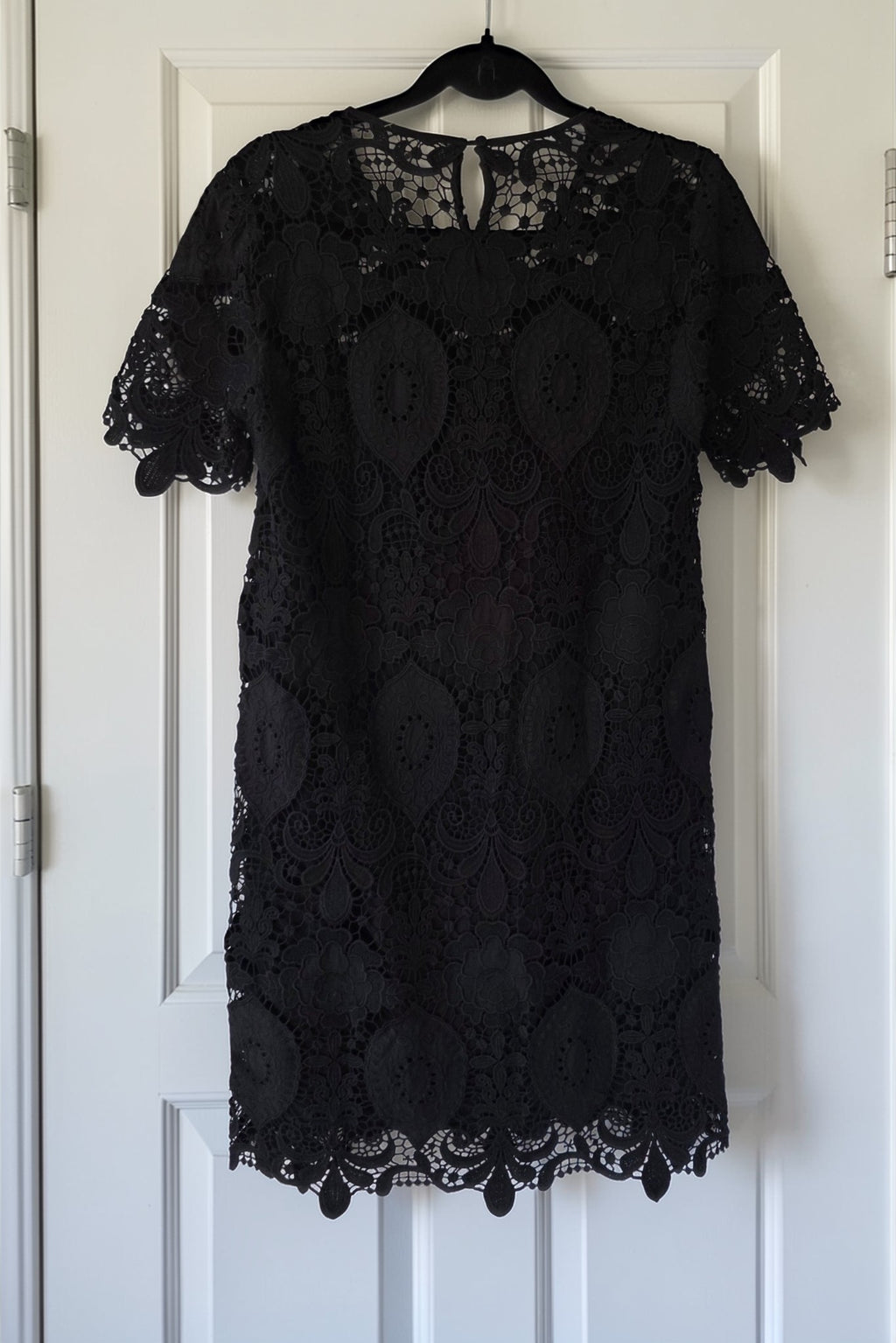 Valerie Khalfon kort kanten jurkje pre-loved zwart 38 M