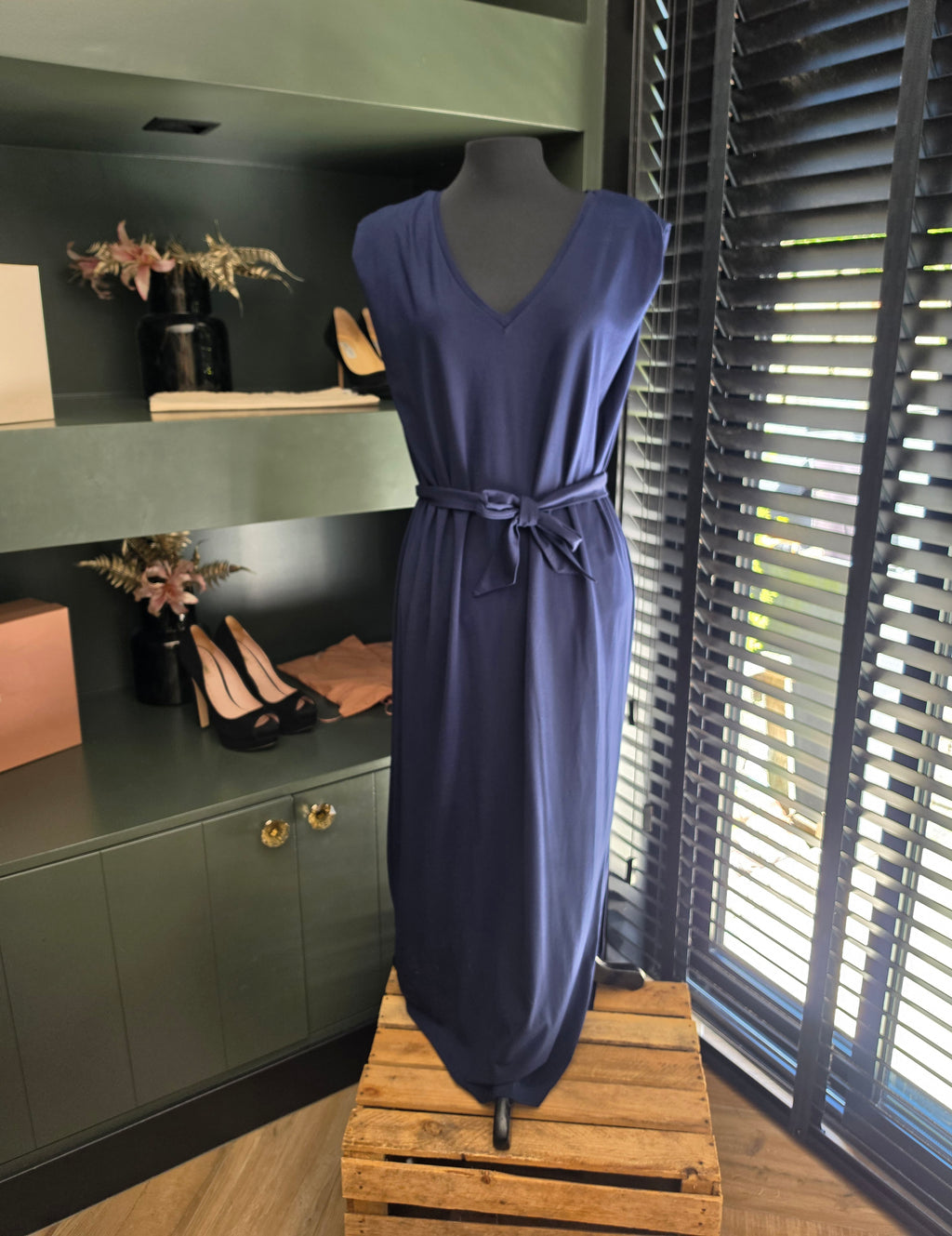Knit-ted v hals mouwloze midi jurk Maan blauw S 36 M 38 ongedragen tweedehands designer dames