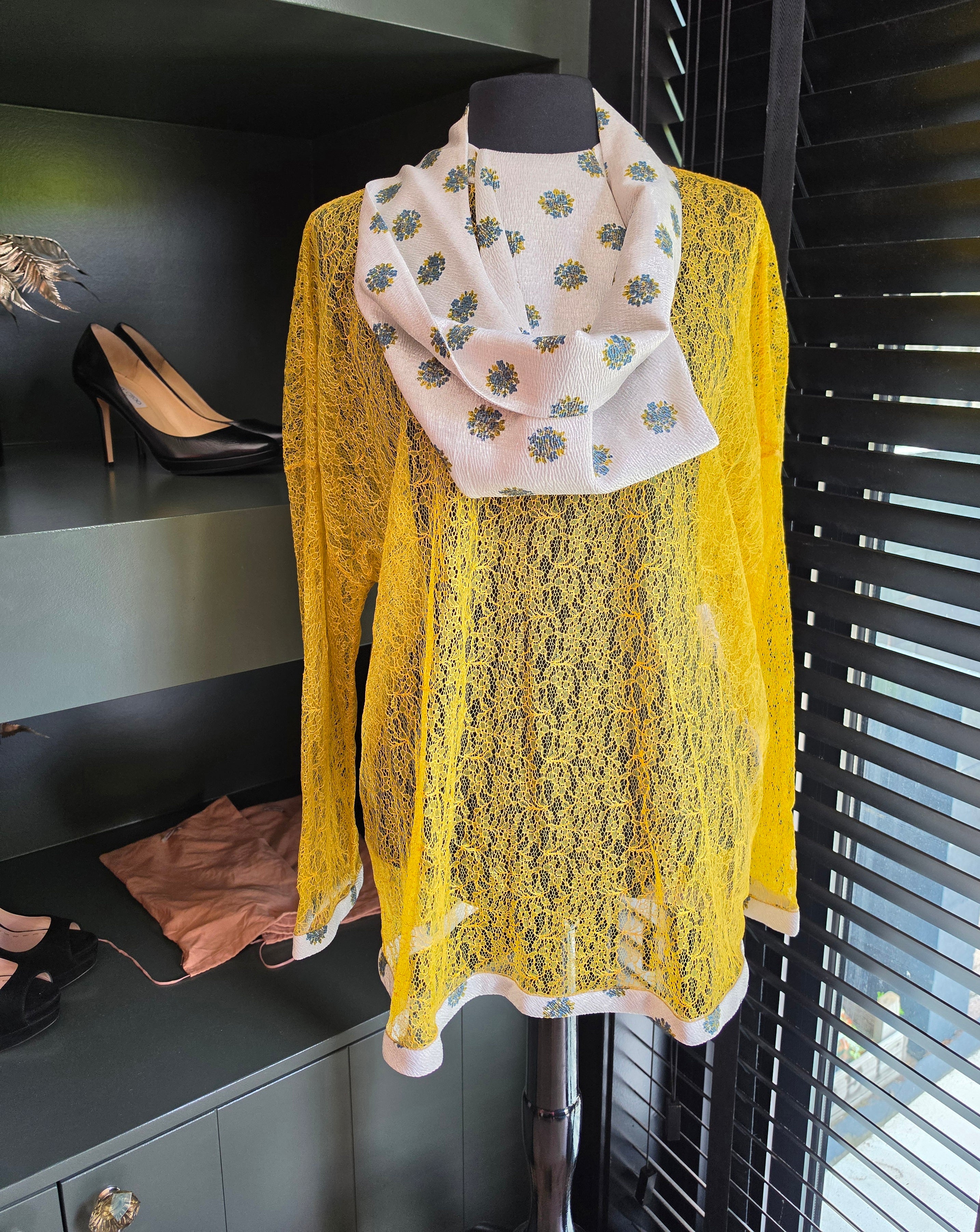 Valentino kanten blouse top geel IT40 xs 34 ongedragen tweedehands designer dames kleding
