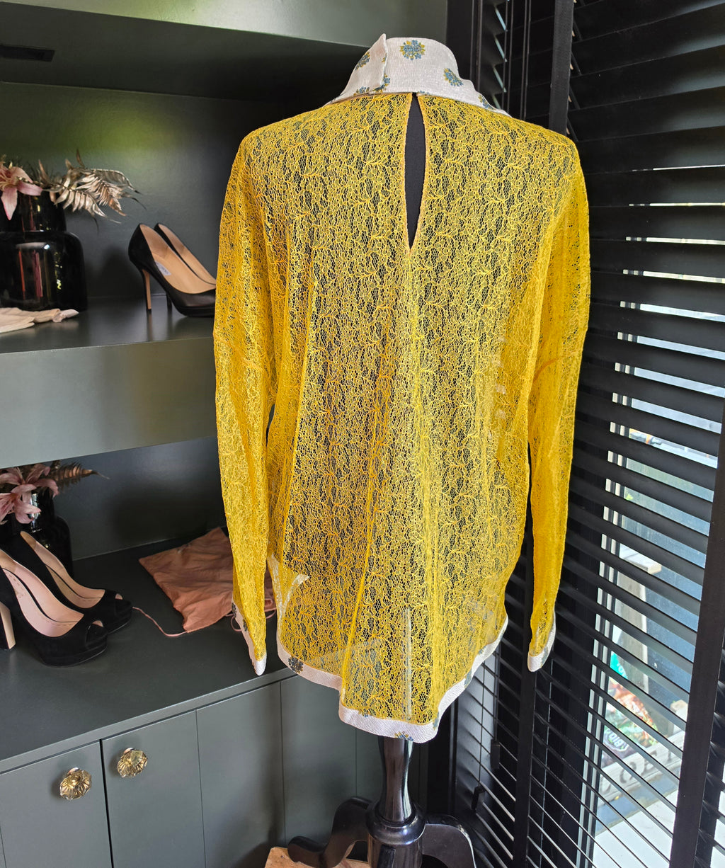 Valentino kanten blouse top geel IT40 xs 34 ongedragen tweedehands designer dames kleding