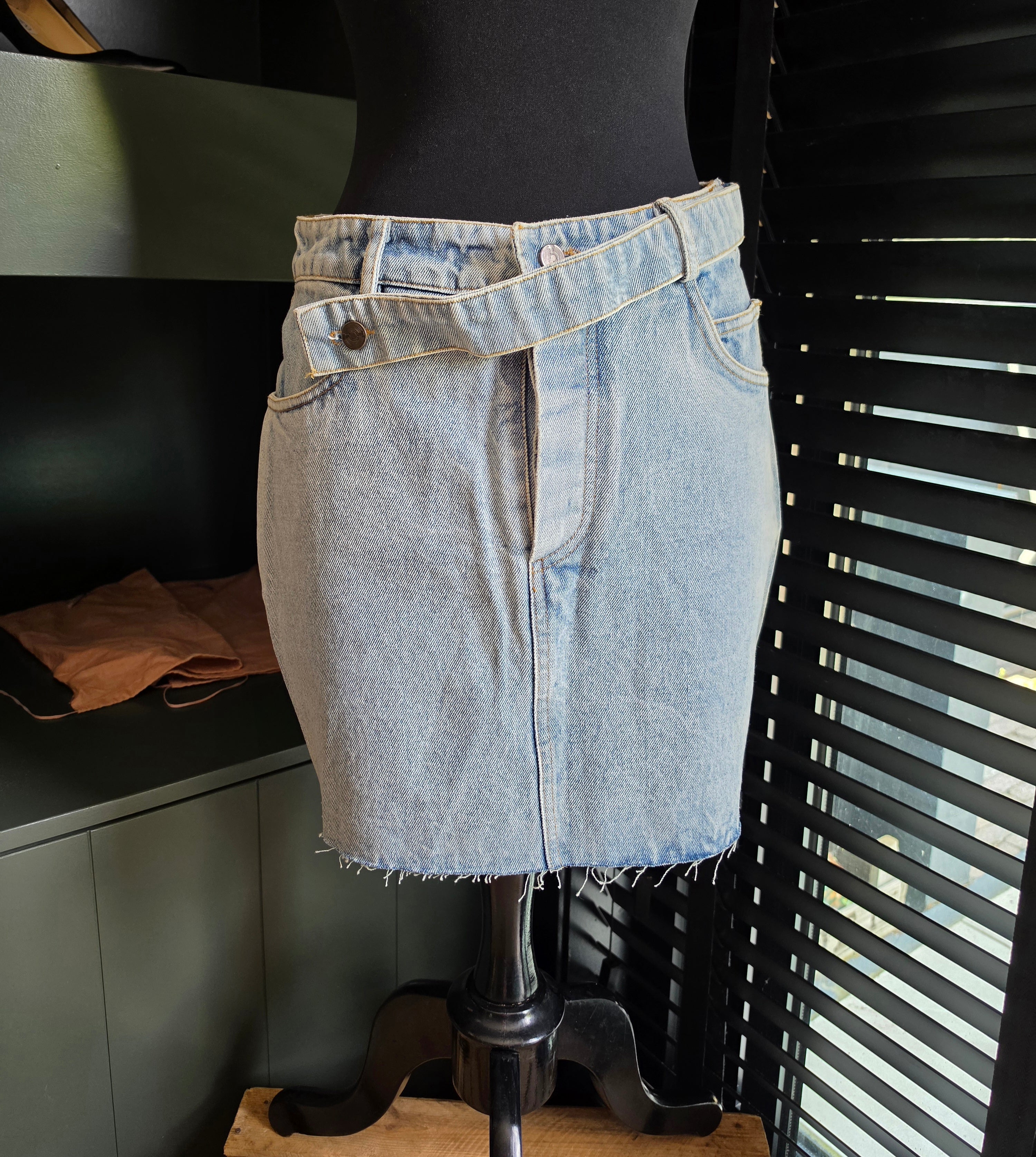 Moost & the muse washed denim korte spijkerrok maat M tweedehands dames