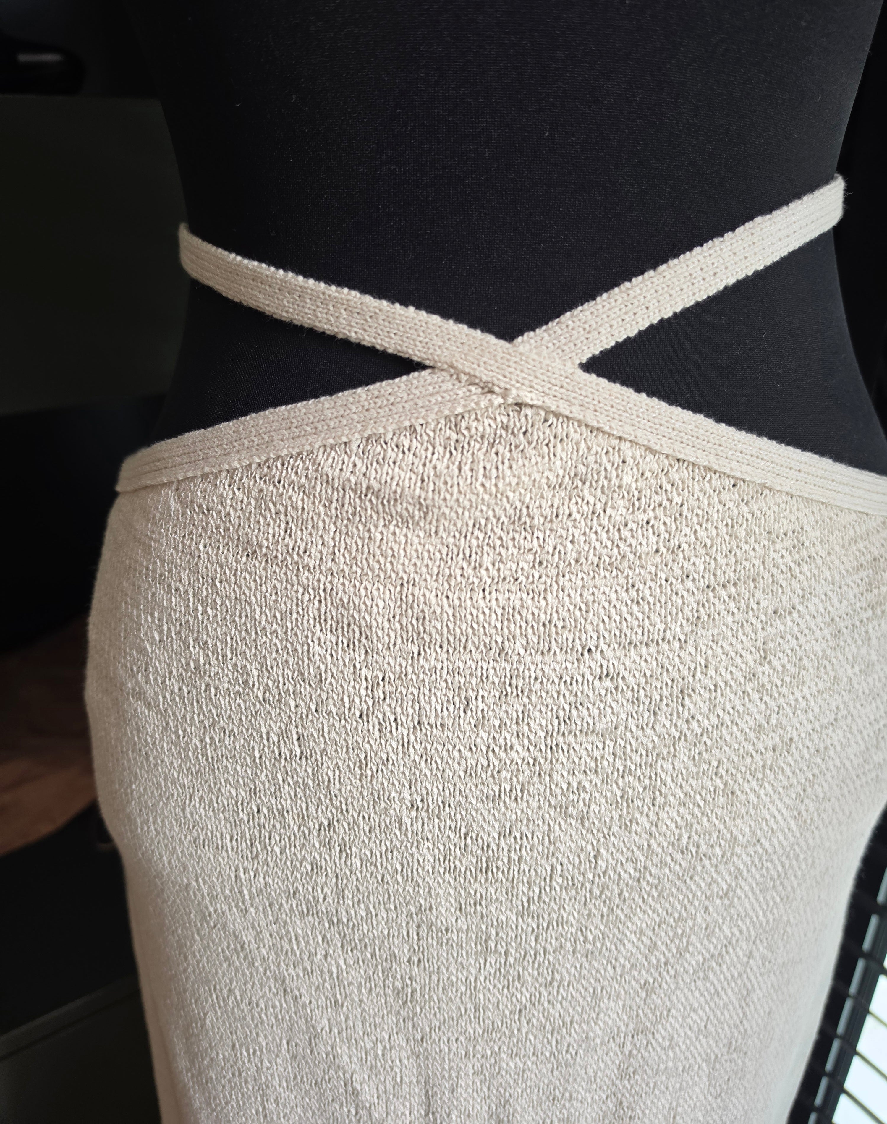 Cult Gaia knit midi rok Hedda off white L 40 tweedehands dames designer