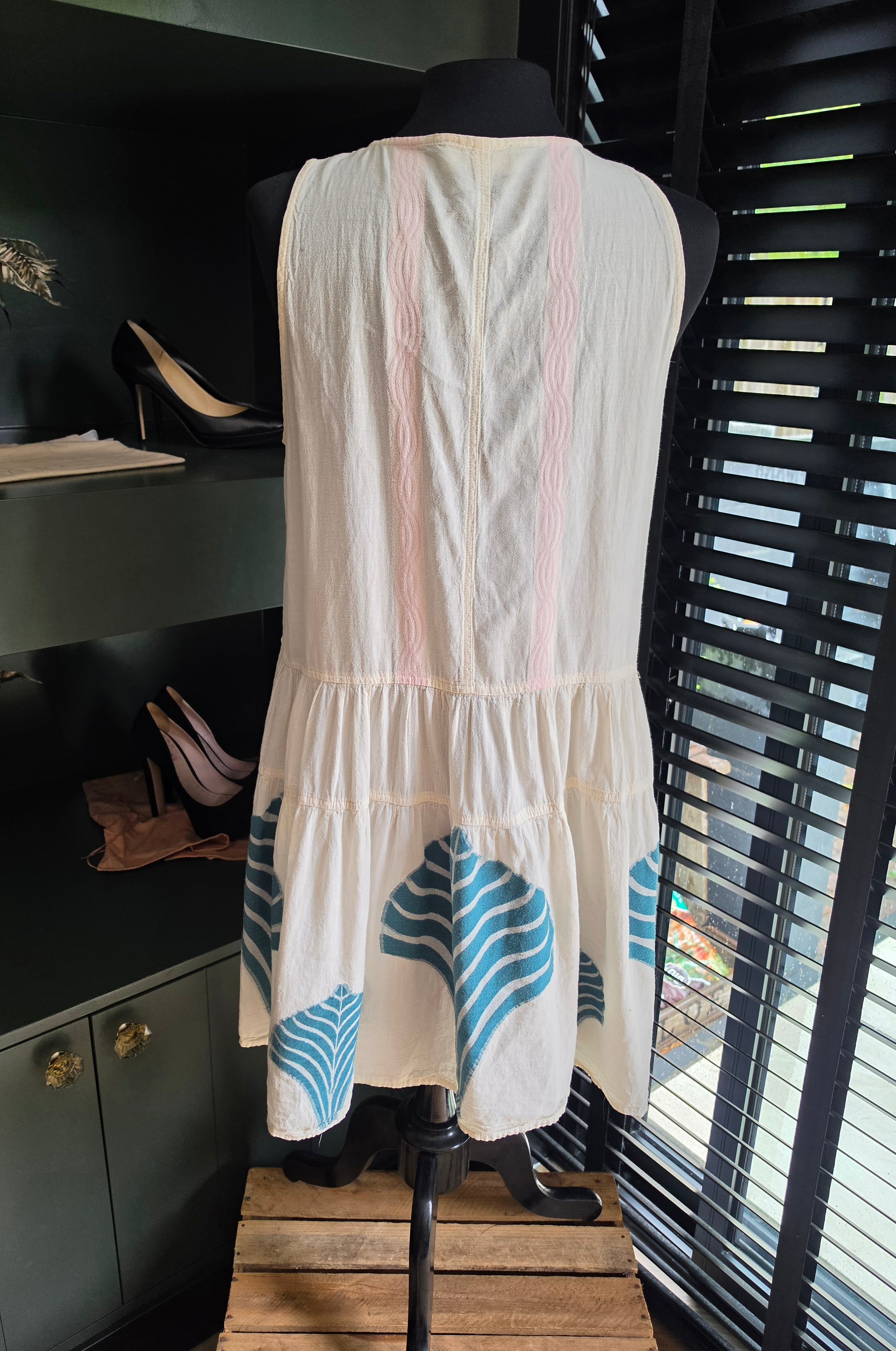 Nema resortwear mouwloze korte jurk creme S 36 linnen tweedehands dames