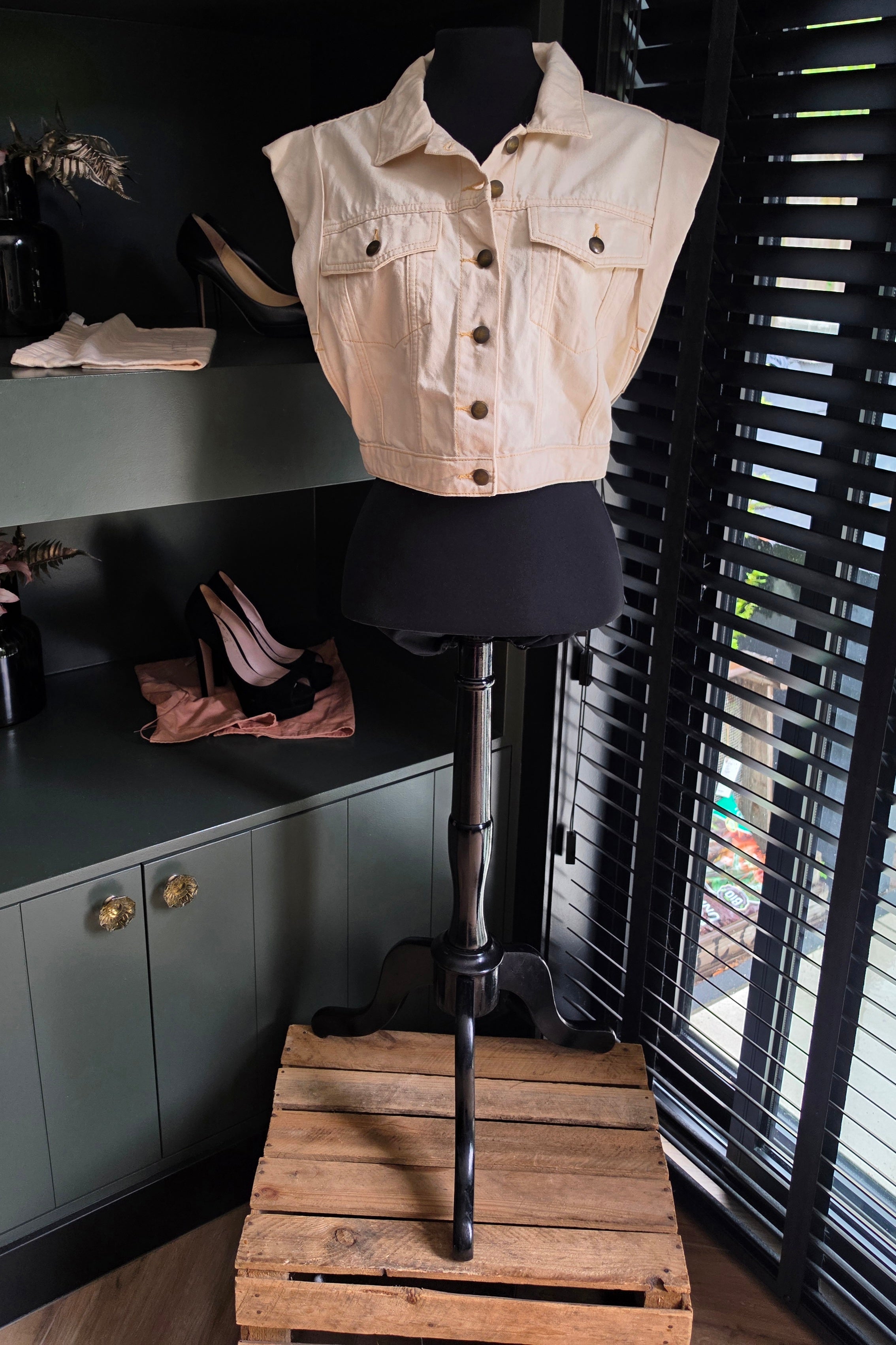 Mes Demoiselles cropped denim gilet beige S 36 tweedehands dames designer
