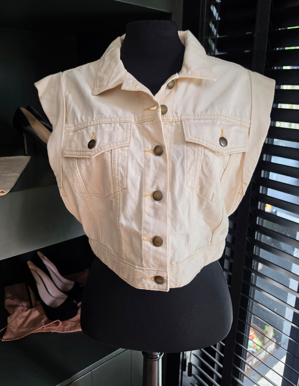 Mes Demoiselles cropped denim gilet beige S 36 tweedehands dames designer