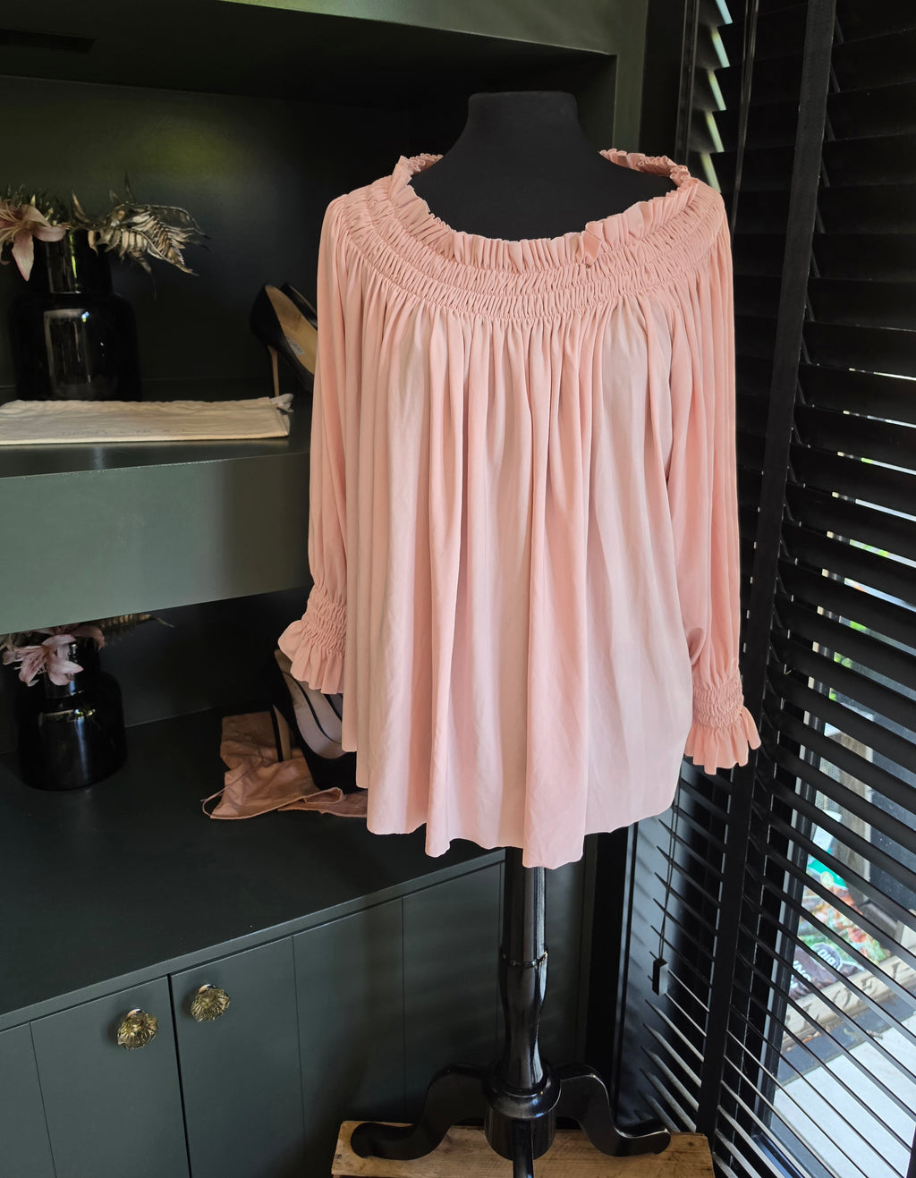Norma Kamali off shoulder top roze L tweedehands designer dames