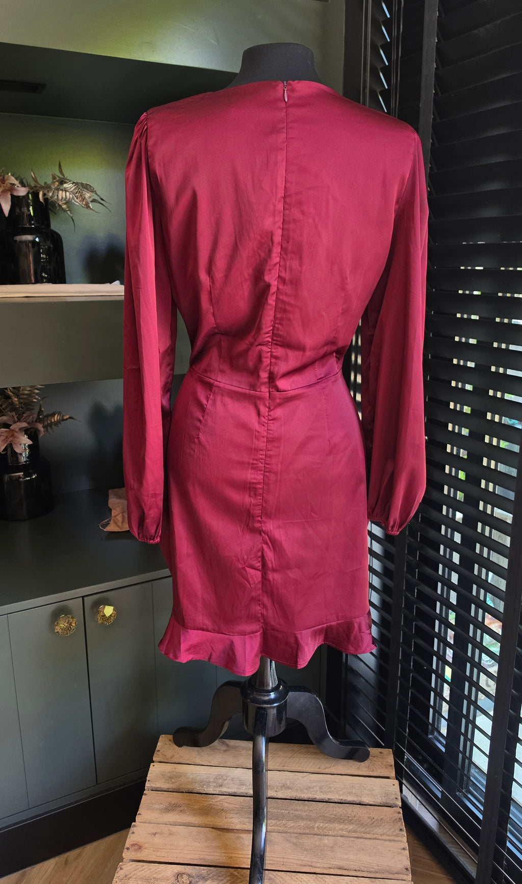 Runaway the label Cut out jurk rood M tweedehands dames