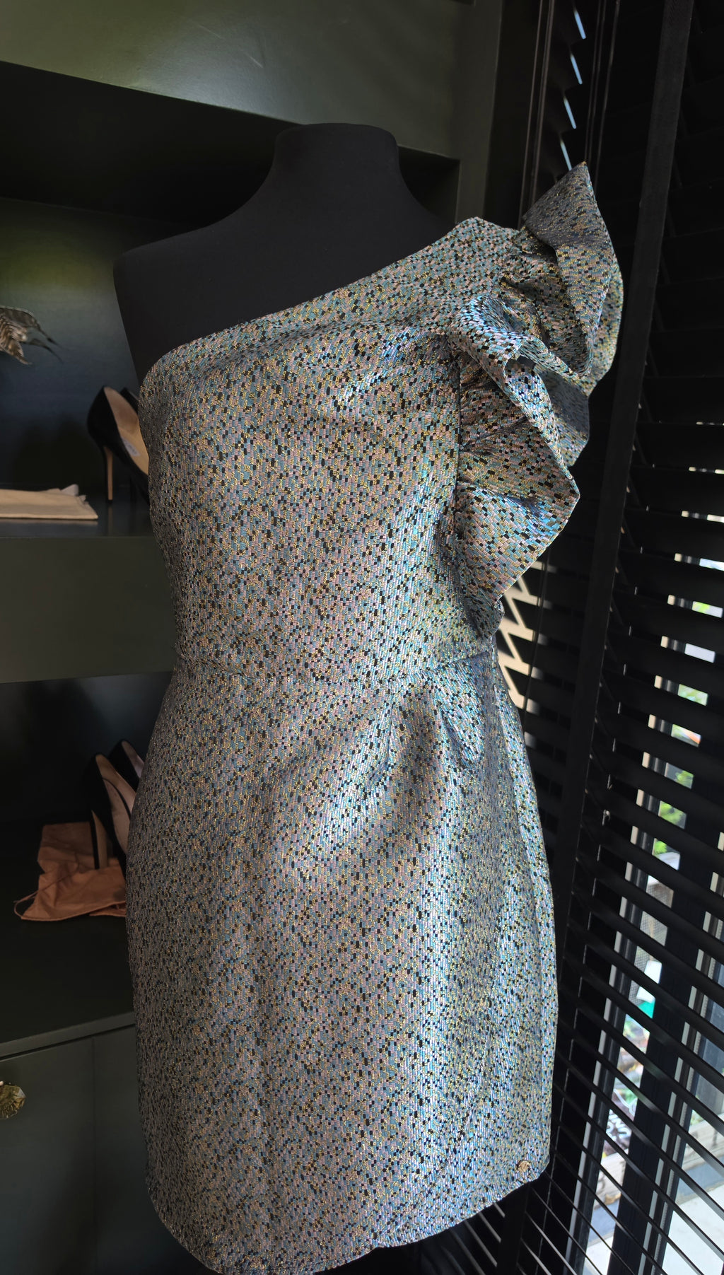 Josh V one shoulder korte jurk blauw M tweedehands dames