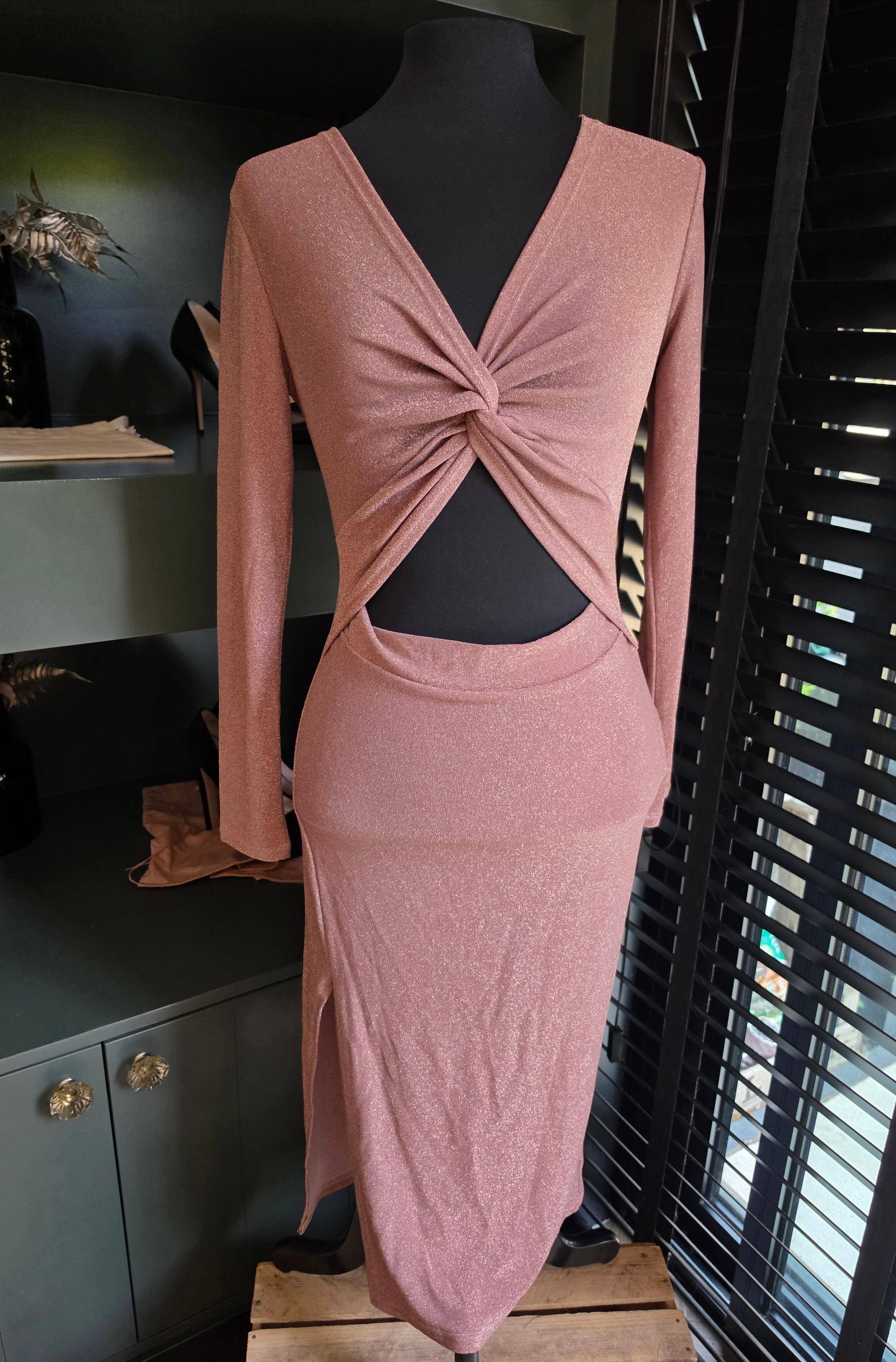Faina cut out midi jurk roze S 36 tweedehands dames