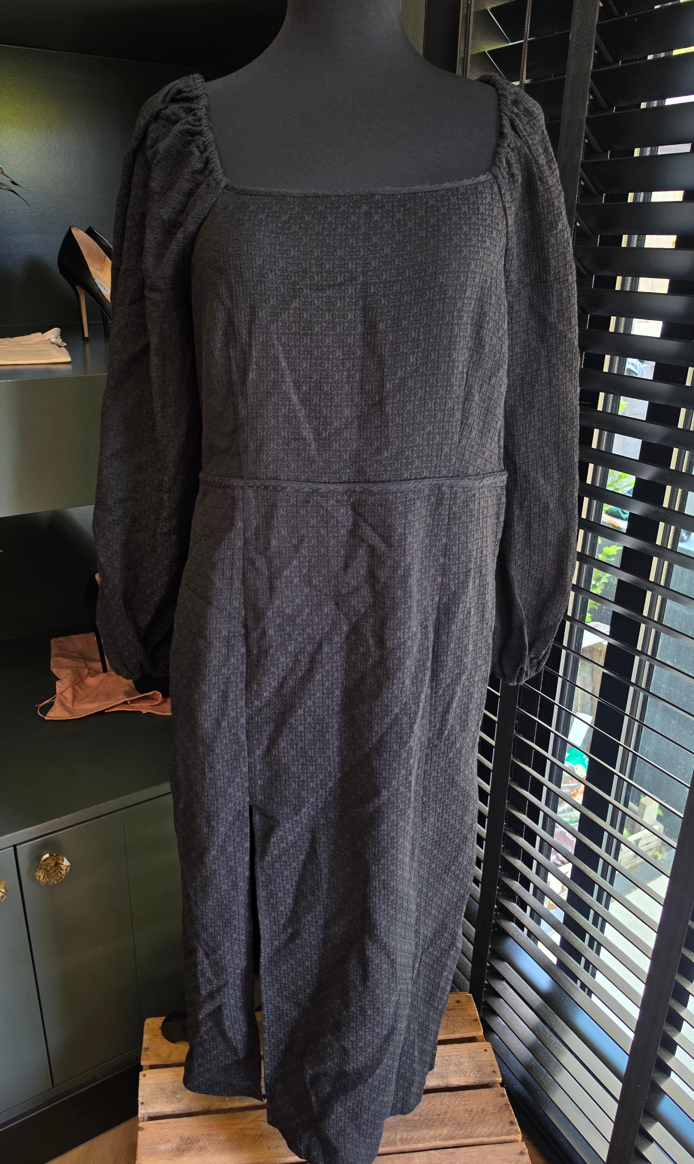 Idano midi jurk Lambertine zwart 38 M tweedehands dames