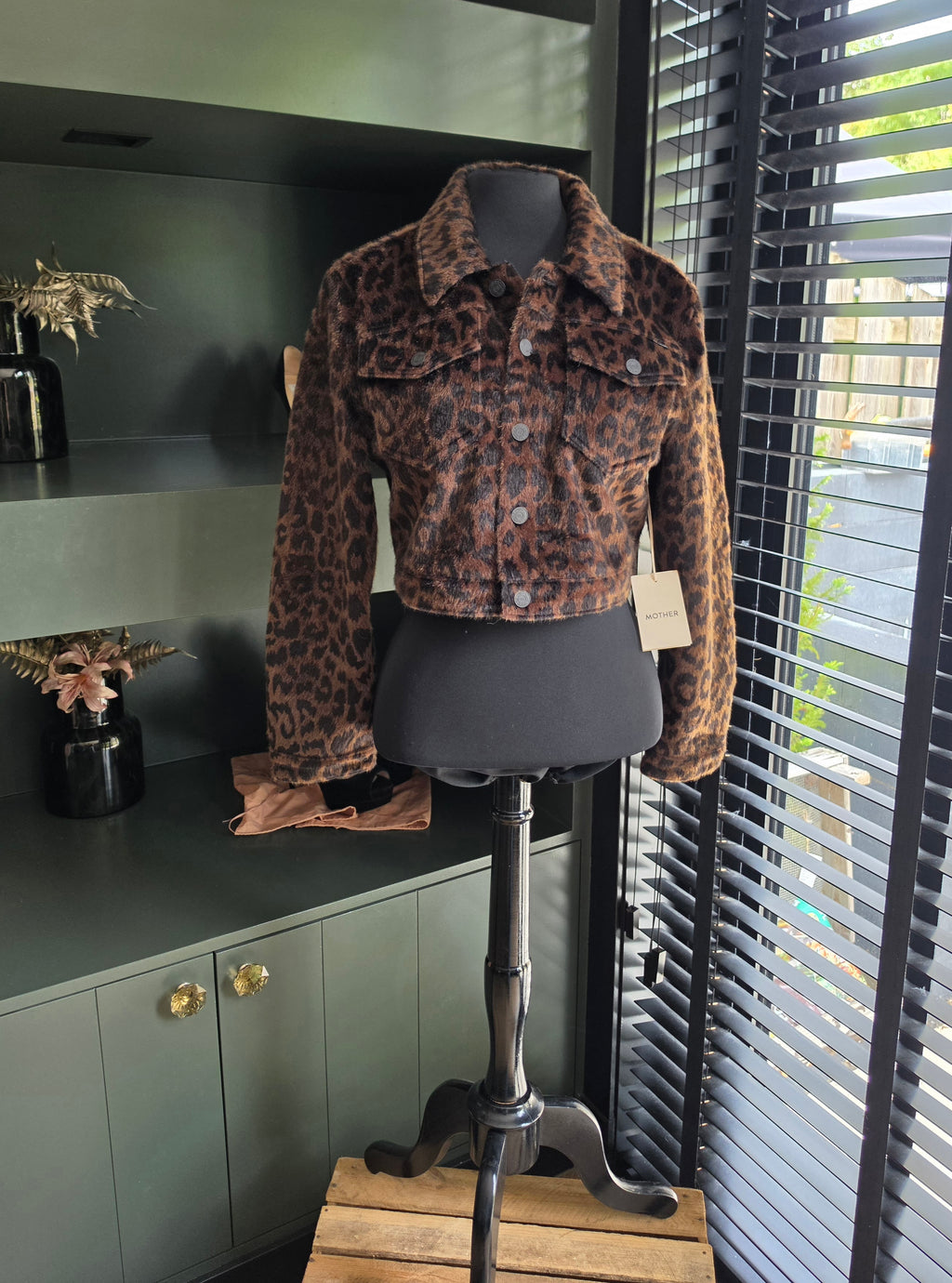 Mother cropped faux fur jasje M tweedehands dames designer