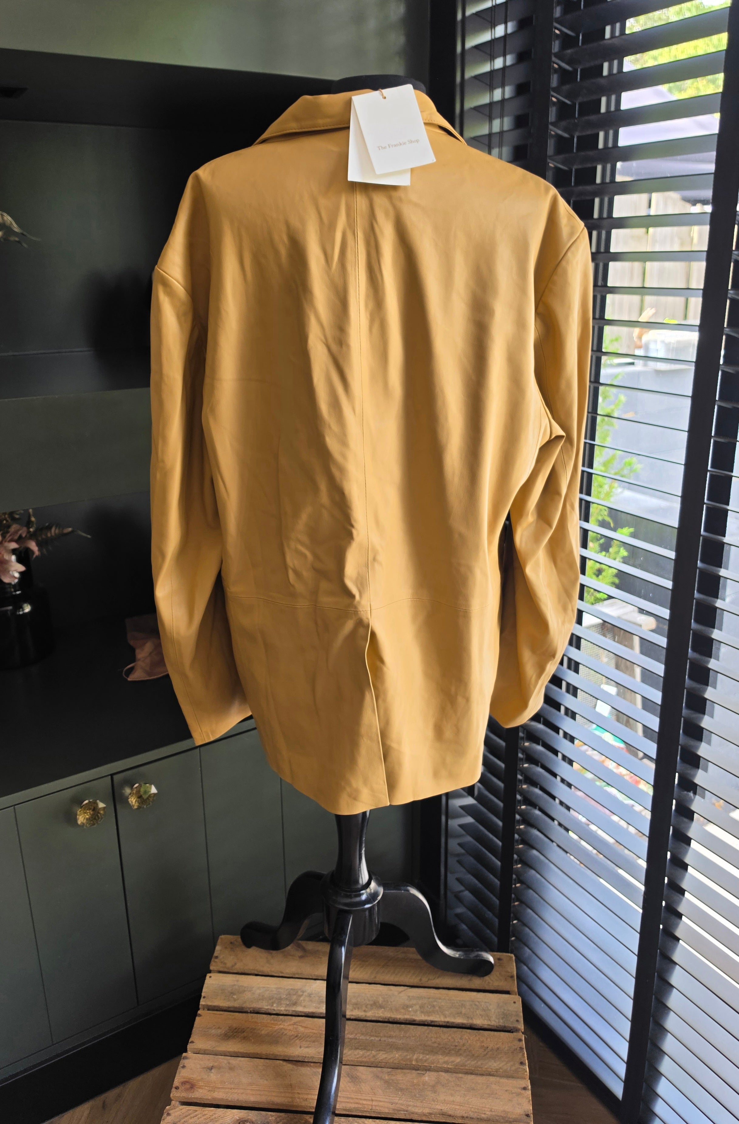 The Frankie Shop veganistisch leren blazer beige M/L tweedehands designer dames