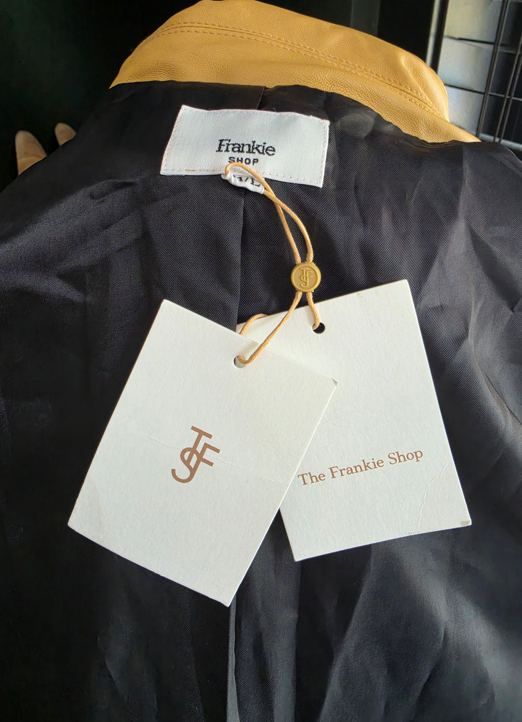 The Frankie Shop veganistisch leren blazer beige M/L tweedehands designer dames