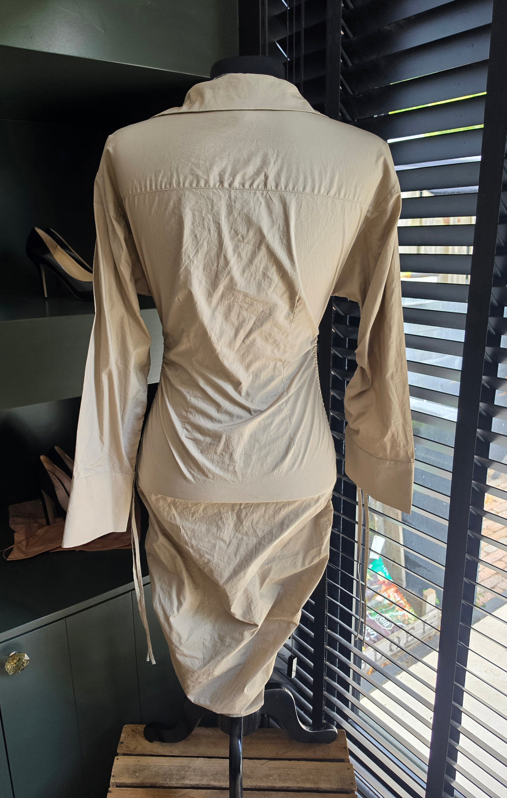 L'academie korte jurk beige khaki xxs tweedehands dames designer