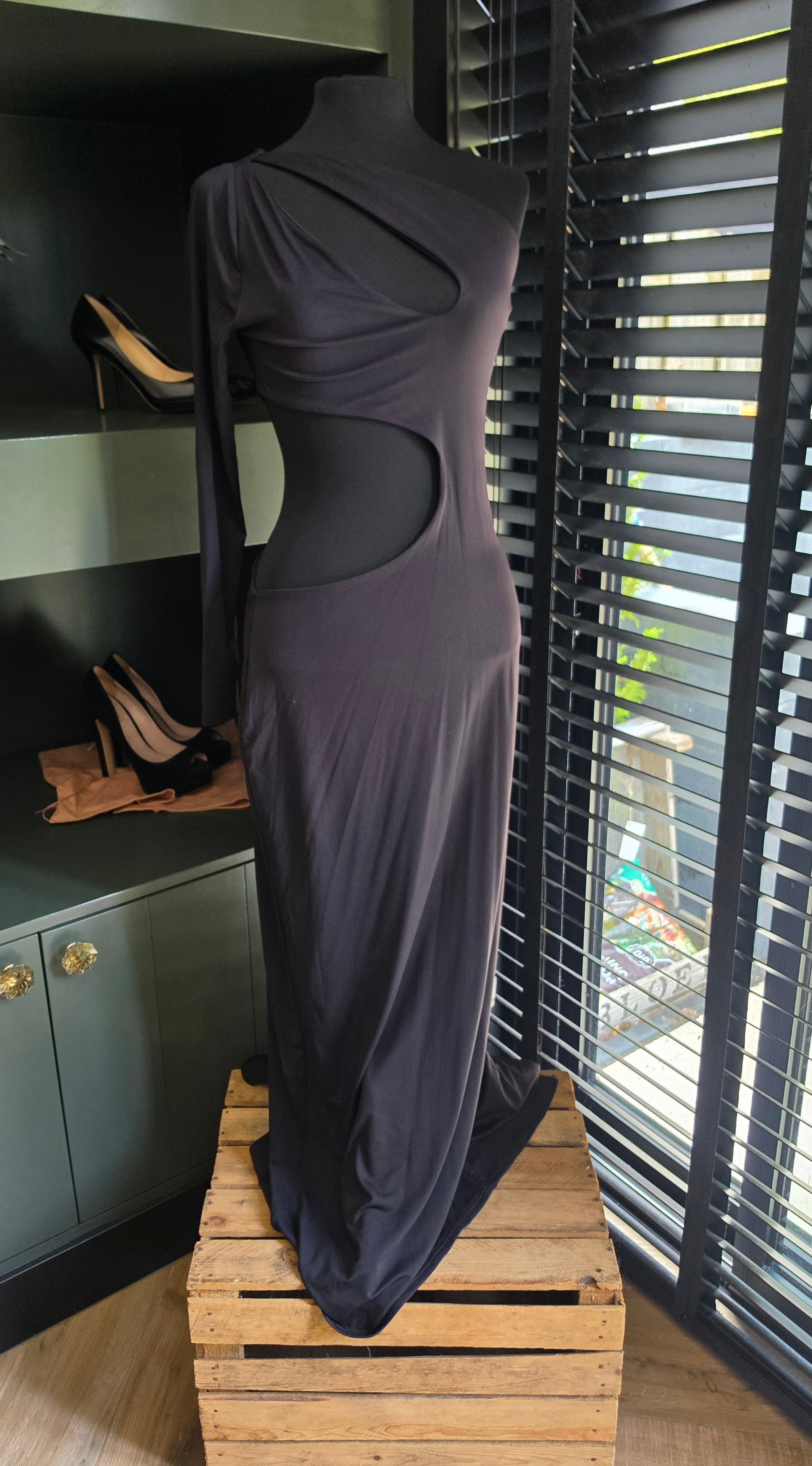 Meshki one shoulder cut out jurk zwart xl tweedehands dames