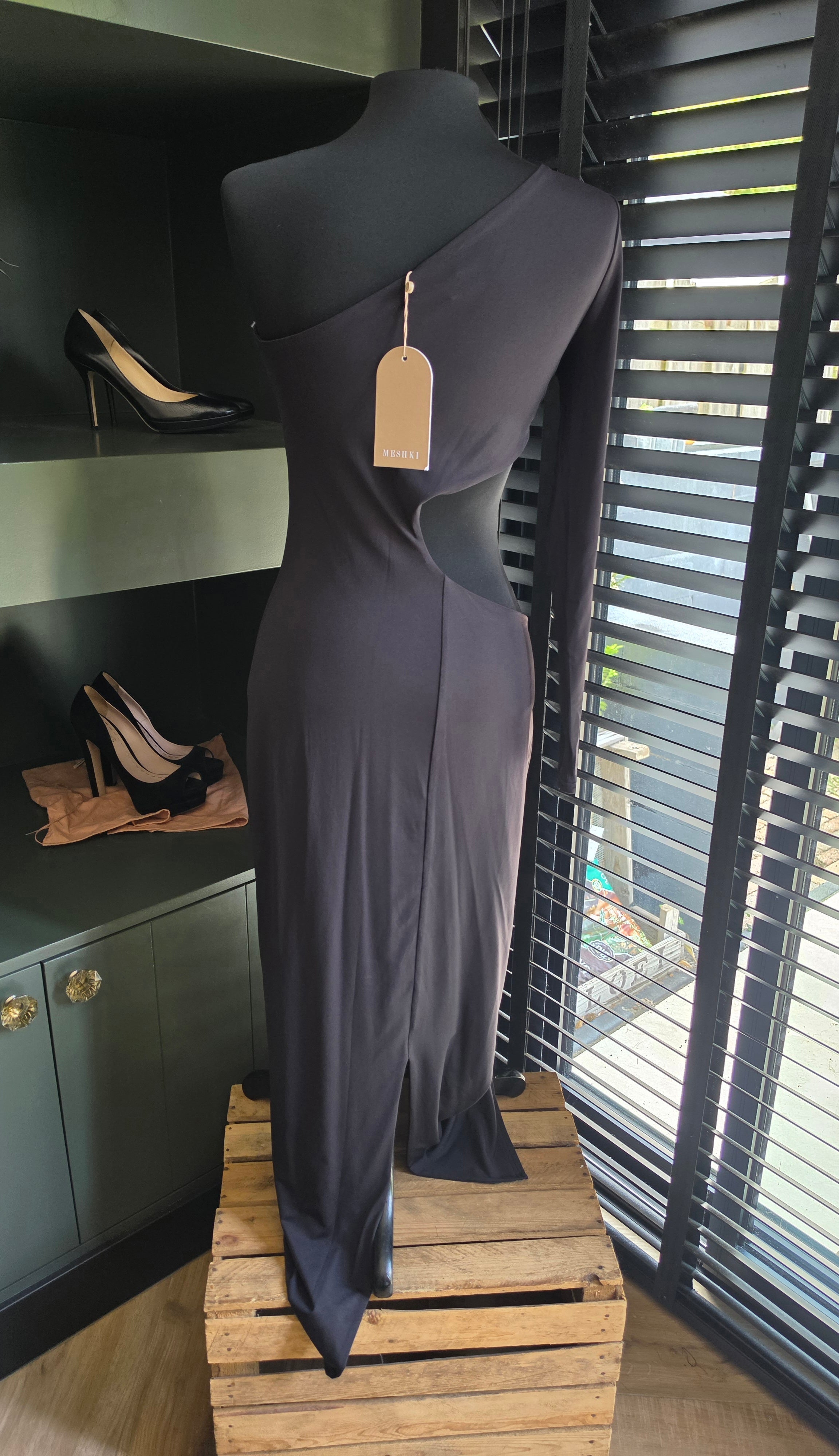 Meshki one shoulder cut out jurk zwart xl tweedehands dames