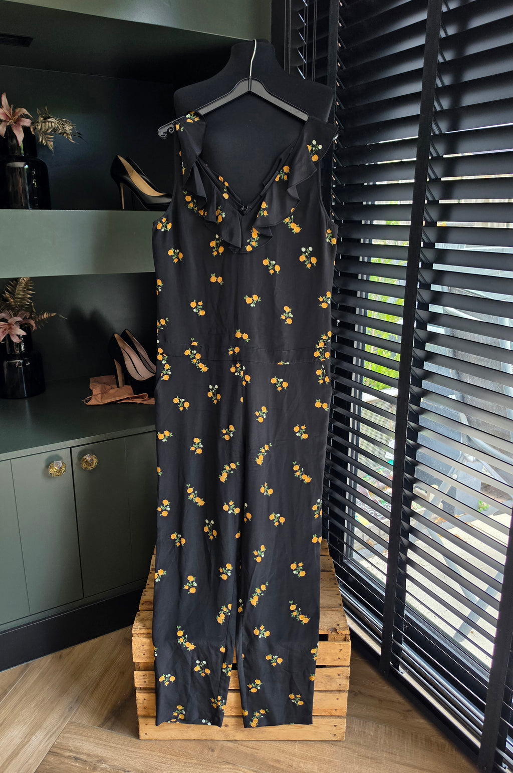 The Kooples mouwloze ruches dames jumpsuit zwart bloemen zijde designer tweedehands  enkellengte
