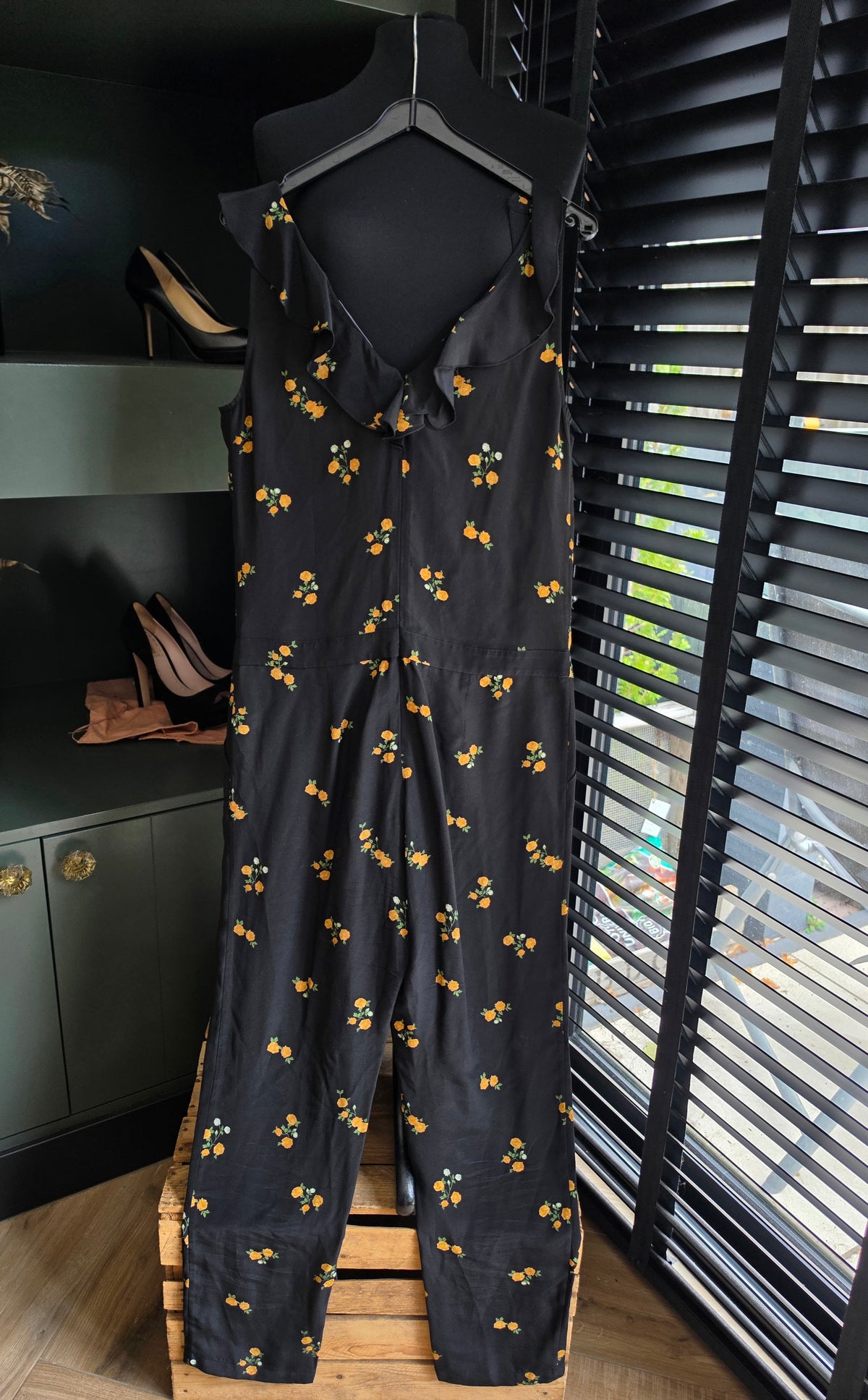 The Kooples mouwloze ruches dames jumpsuit zwart bloemen zijde designer tweedehands  enkellengte