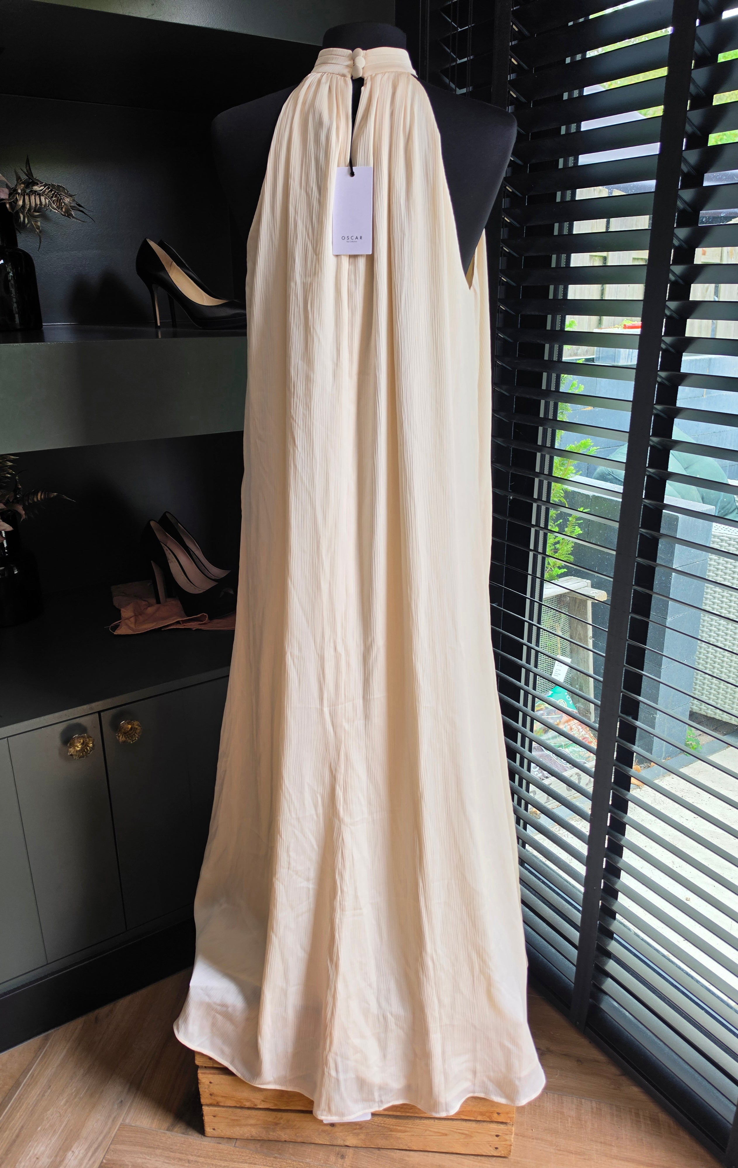 Oscar the collection halter maxi jurk ecru 40 tweedehands designer dames