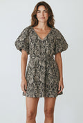 Scarlett Poppies korte barok jurk resortwear pofmouwen zwart beige S 36 tweedehands dames designer